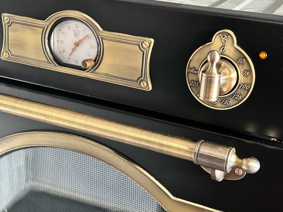 Фурна за вграждане Kaiser Empire в ретро стил