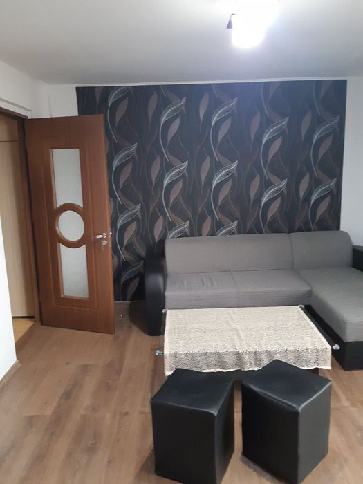 Vând apartament zona centrala decomandat