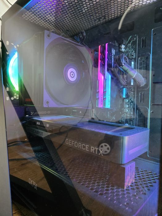 Vand/schimb Pc gaming , r5 5600, rtx5060, 32 ram, 1tb ssd m2