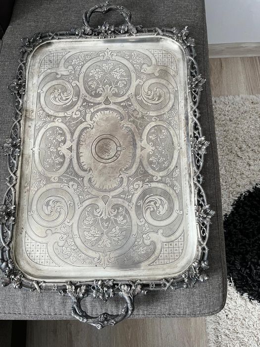 Tava de servire argintata