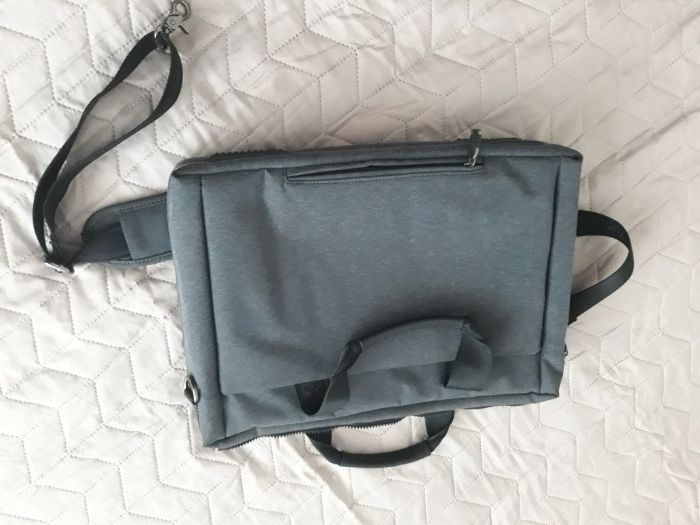 Geanta laptop barbateasca