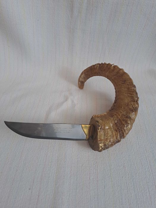 cutit cretan maner corn berbec