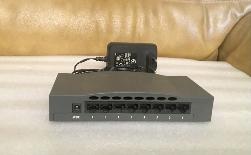 Switch Asus GX-1008 / SMC EZ6508TX - 8 porturi - 10/100 Mbs