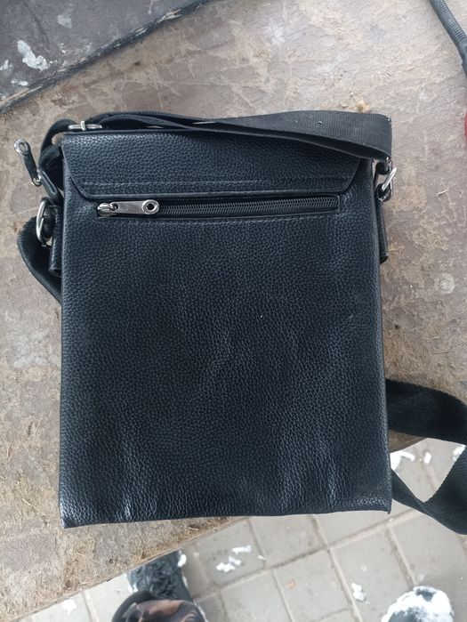 Сумку кожаную продам