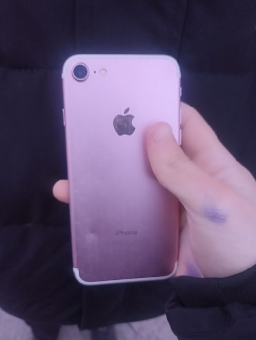 Айфон 7 хорошее состояние