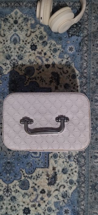 Продам косметичку новая