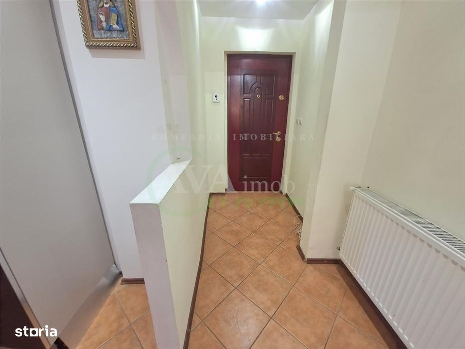 Apartamnet 3 decomandate, etaj 2, cu 2 bai, centrala, zona Ura