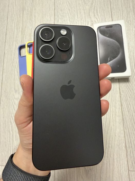 Iphone 15 Pro 128 gb cu garantie, impecabil