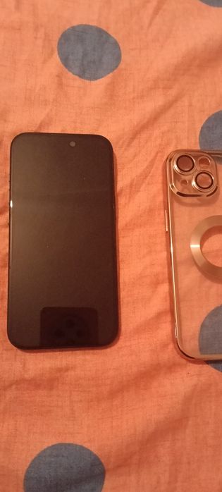 Vând urgent iPhone 15 că nou bateria 94 preț 2000 lei urgent