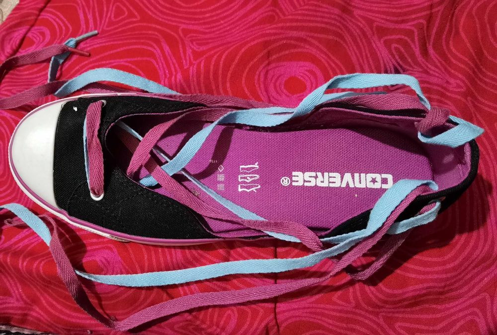 Интересни кецове чисто нови