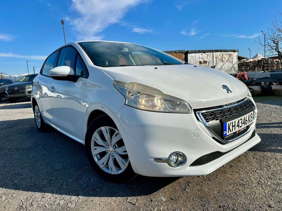 Peugeot 208. 2016 година