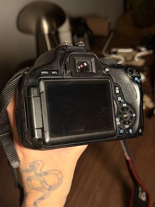 Продам canon 600d