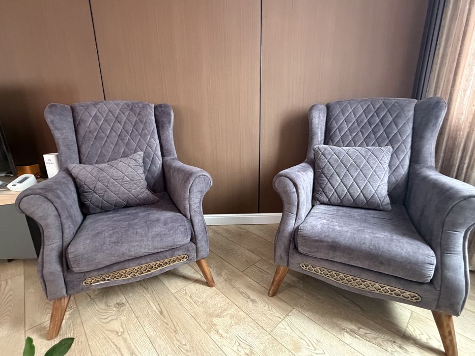 Продаются диван и кресла