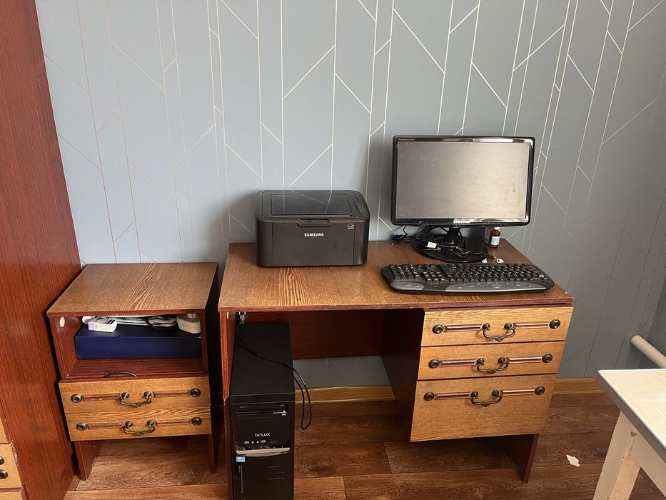 Спальный гарнитур из дерева!