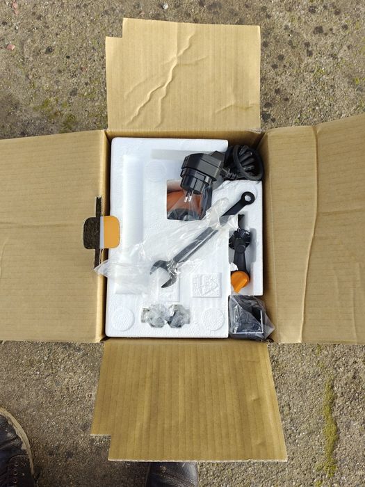 Oberfreza, freza manuala Triton