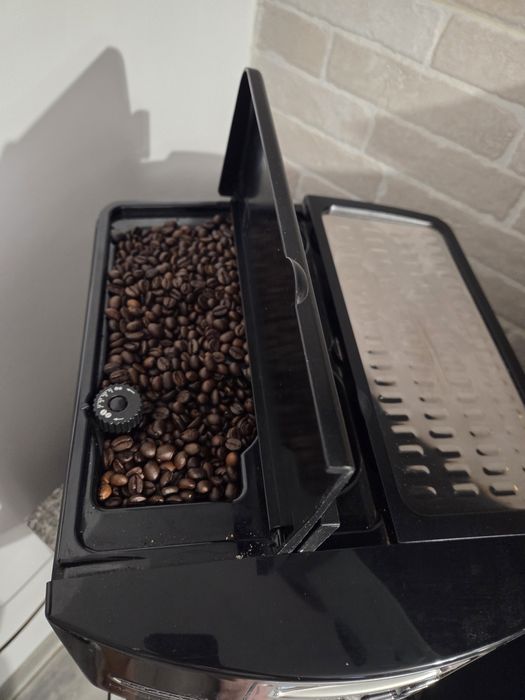 Espressor  cafea DeLonghi Magnifica Automatic Capuccino