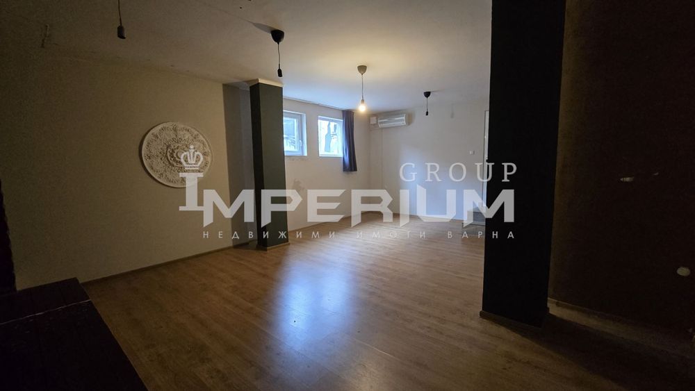 Офис, търговско помещение под наем в района на Операта, гр. Варна