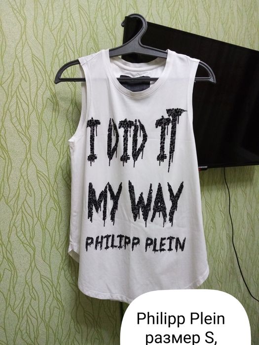 Женская одежда. Платье, футболки, майки