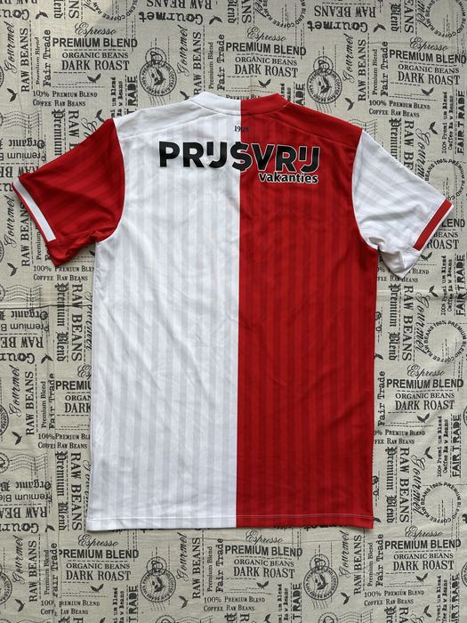 Castore Feyenoord original тениска.S