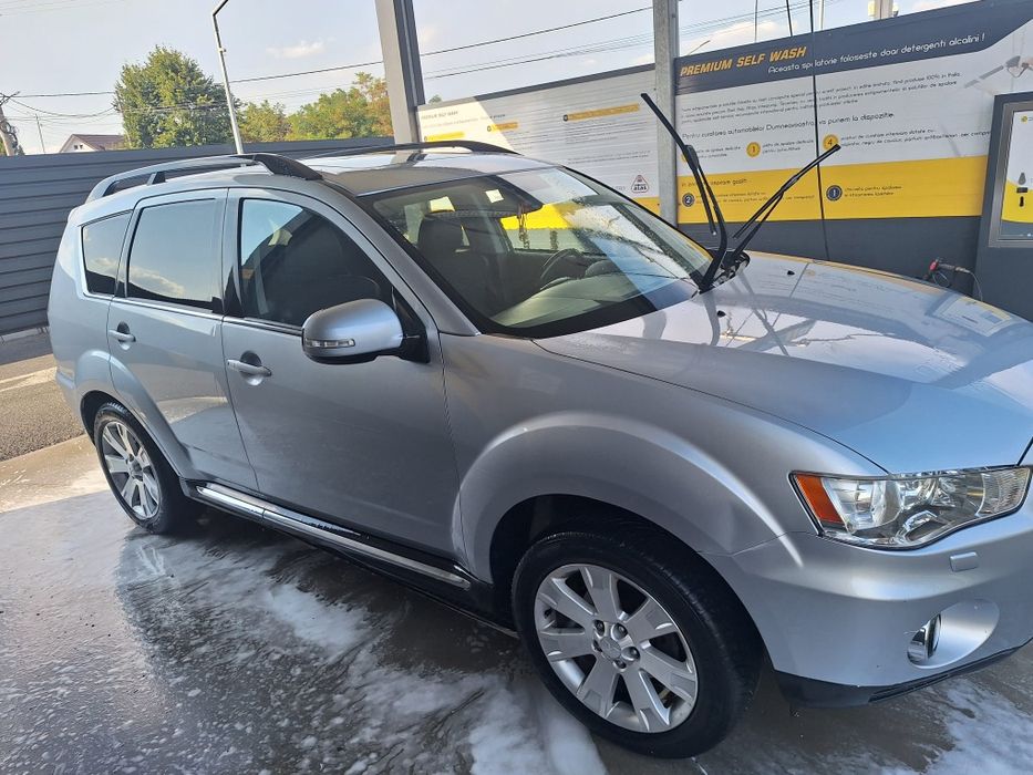 Mitsubishi Outlander 2.2 DI-D 4x4, 175 CP, 7 locuri, 2011