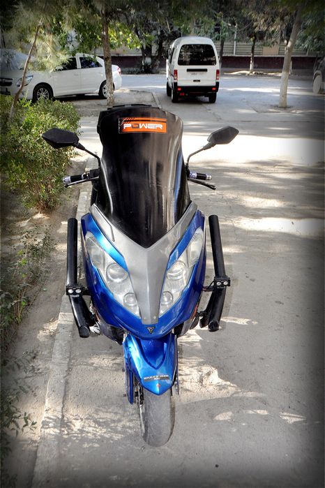 Прадаёца скутар Н.Макс 150см