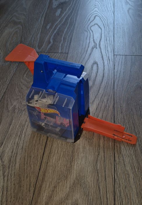 Hot wheels launcher case