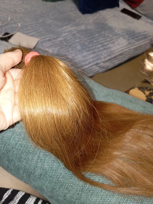 Срочно натуральные волосы