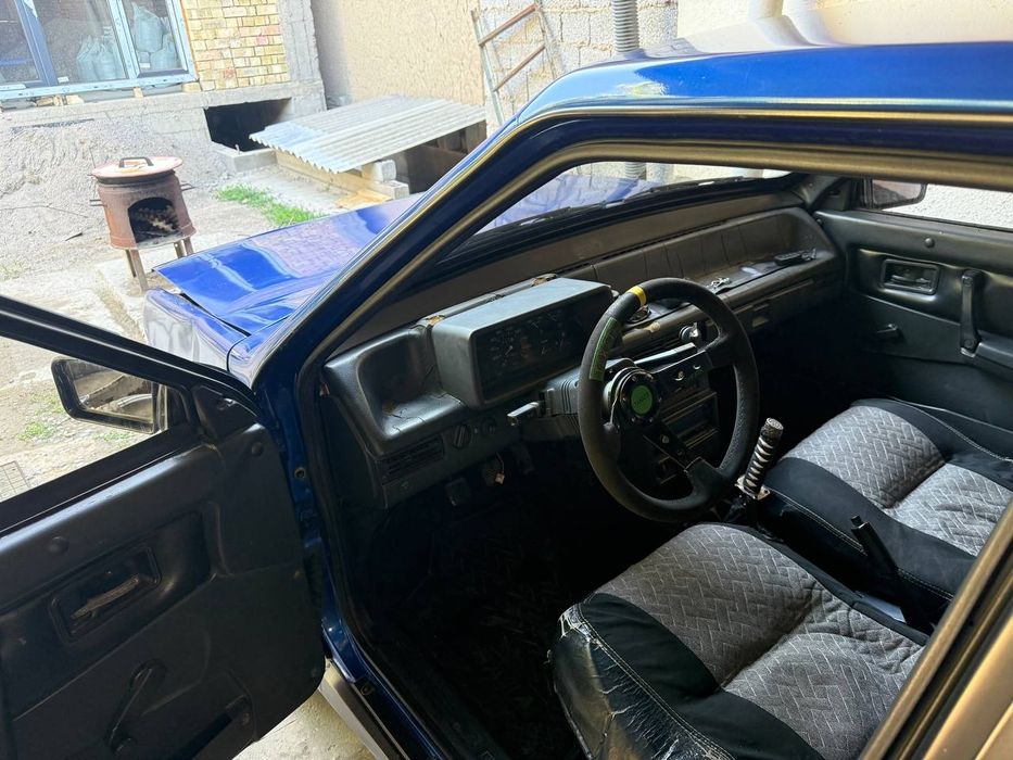 Lada 2109 sotiladi