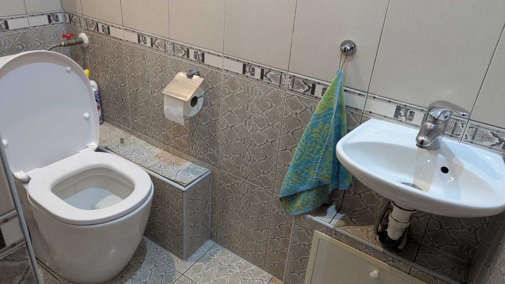 Продава се Четиристаен апартамент в Русе, Център - 101 кв.м за 1436 €/кв.м - Снимка #15