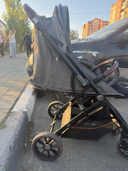 Демисезонная коляска