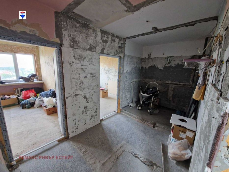 Двустаен апартамент за ремонт кв. Дружба 3