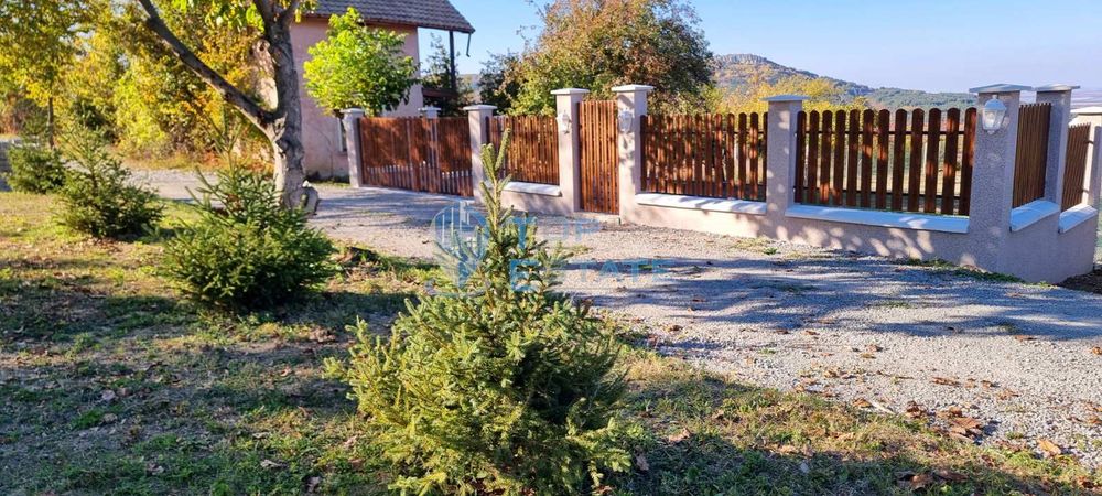 Панорамен парцел с ток и вода в местност Арбанашко бърдо