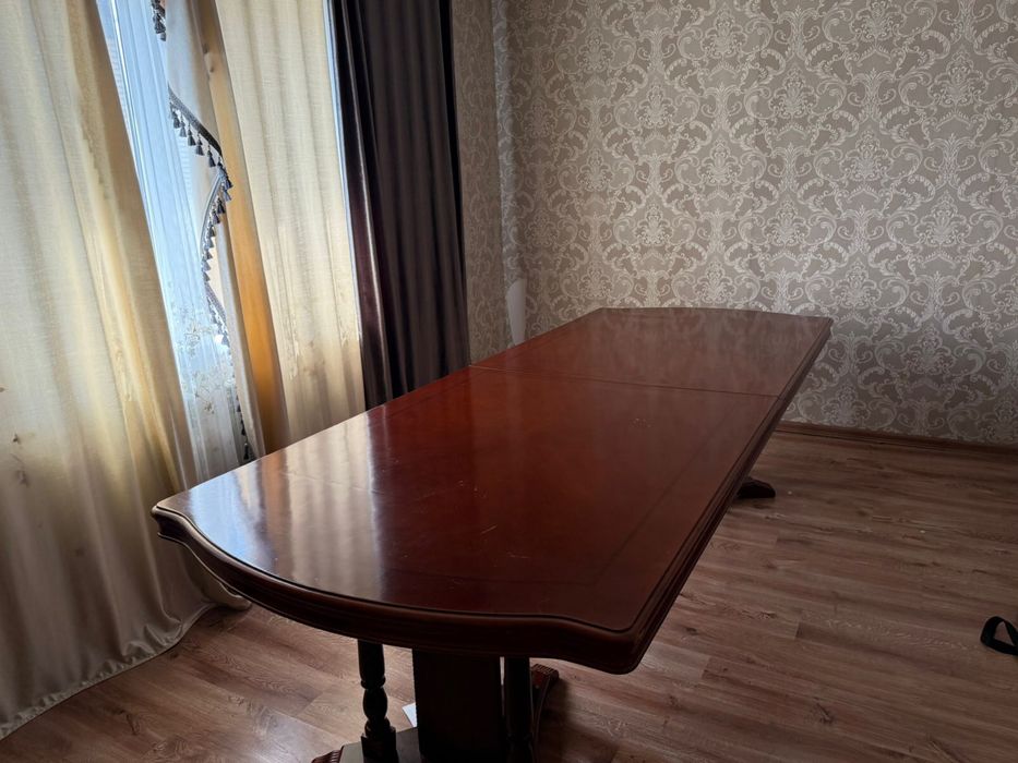 Продам большой стол