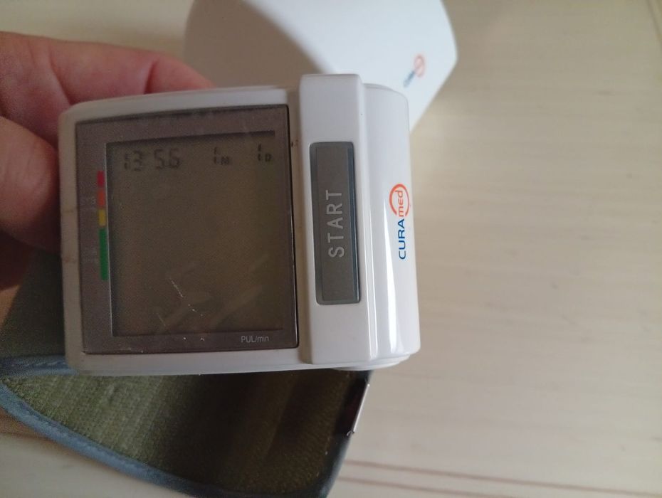 Тонометр электронный Curamed Германия