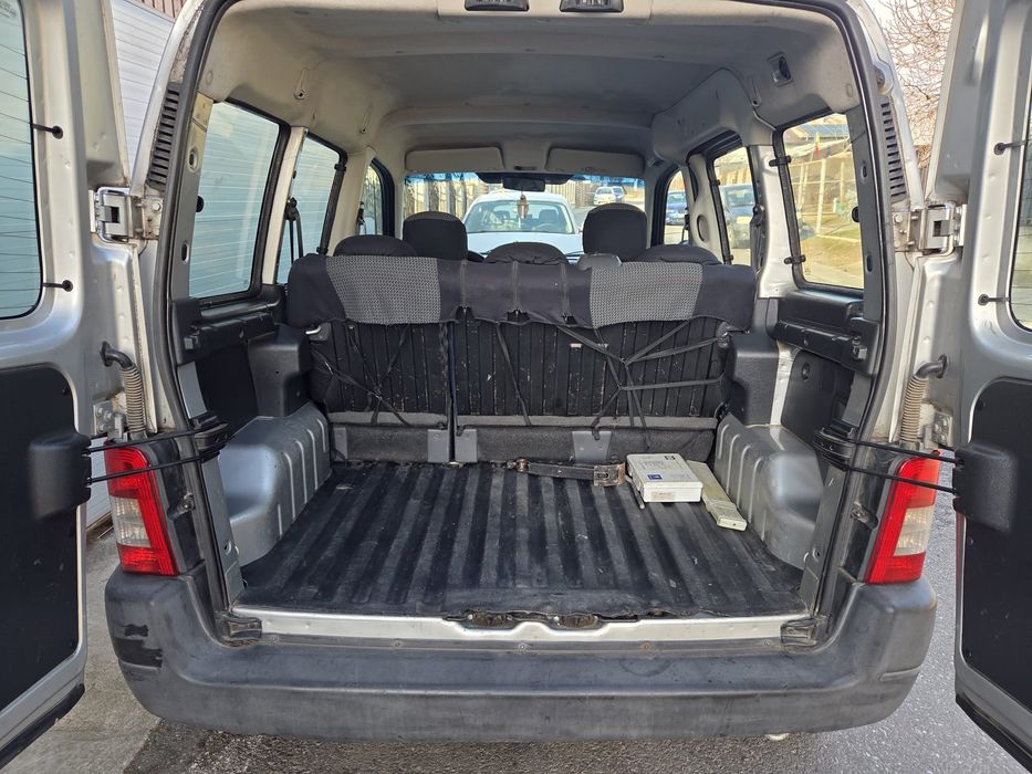 Peugeot Partner 1.6 diesel, vopsea originala fără rugina,  230000km