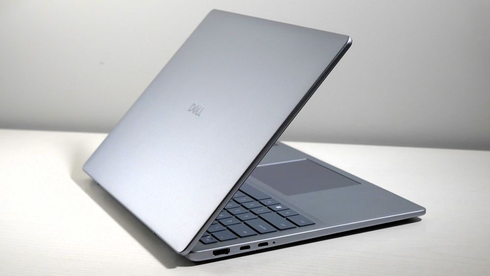 Laptop Dell Inspiron 14 Plus 2.5K 90Hz Ultra 7 32GB 1TB SSD Win11 NOU