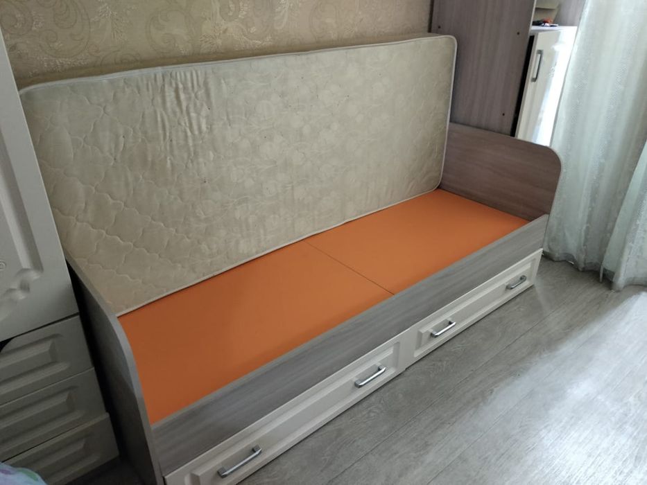 Продам кровать подростковую