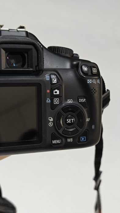 Canon 1100d с объективом 18-55