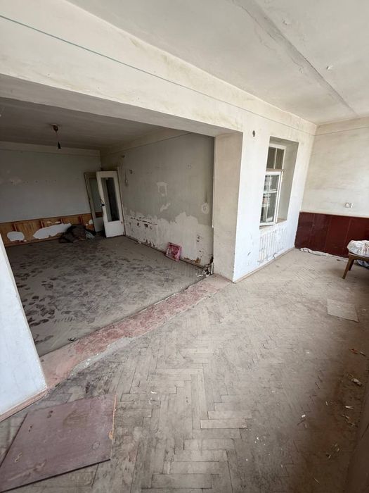 Срочно продаётся 3х комнатная квартира 77 серия дом Мархабо 2 этаж