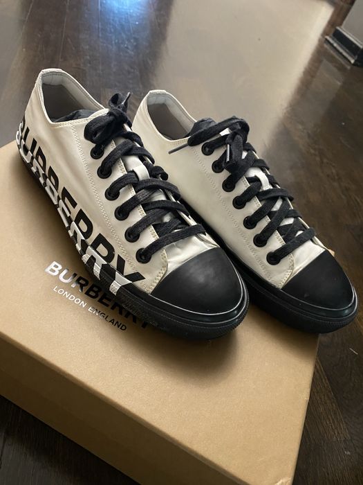 Tenisi BURBERRY pt barbati 43,5