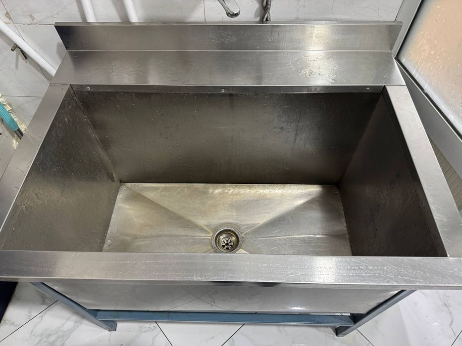 Столовой ёки кафелар учун деярли ишлатилинмаган раковина