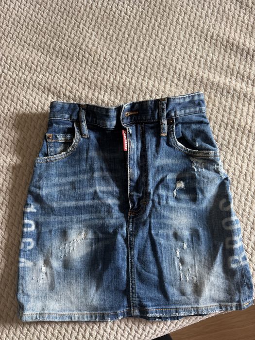 Оригиналмна дамска пола Dsquared,отлично състояние