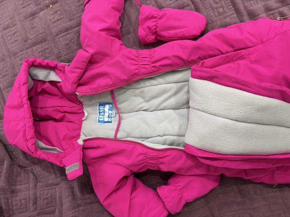 Продам детский зимний комбинезон Lassy