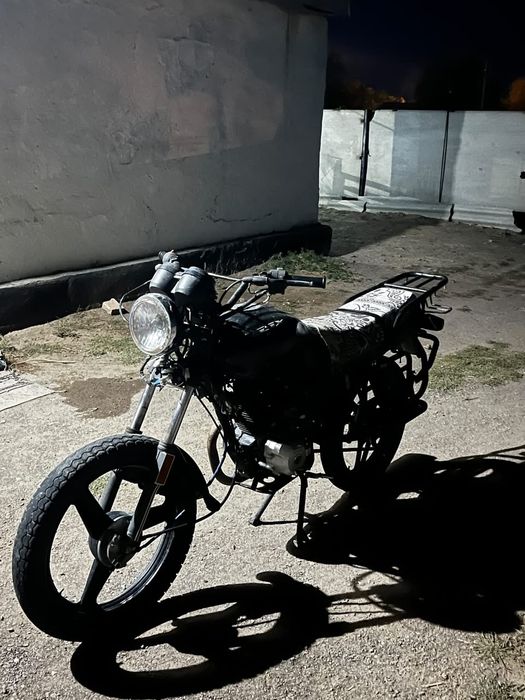 Мотоцикл GSX150 кубовый срочна продам