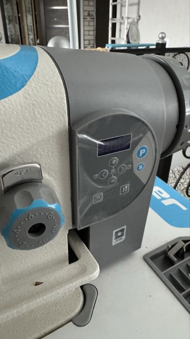 Продам швейную машинку