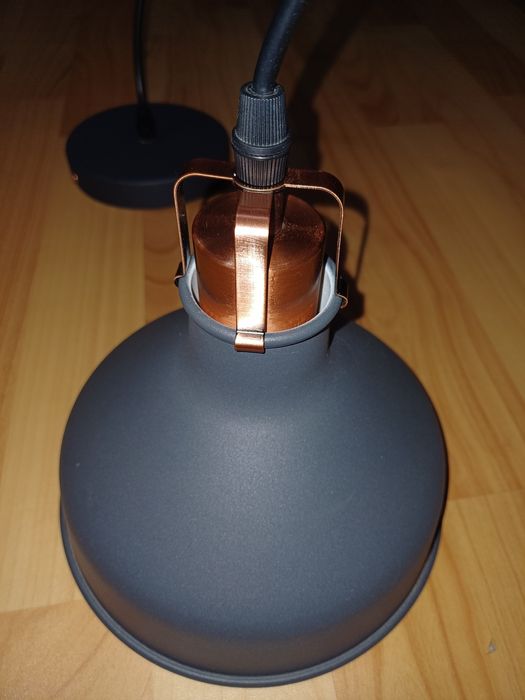 Светильник над столом