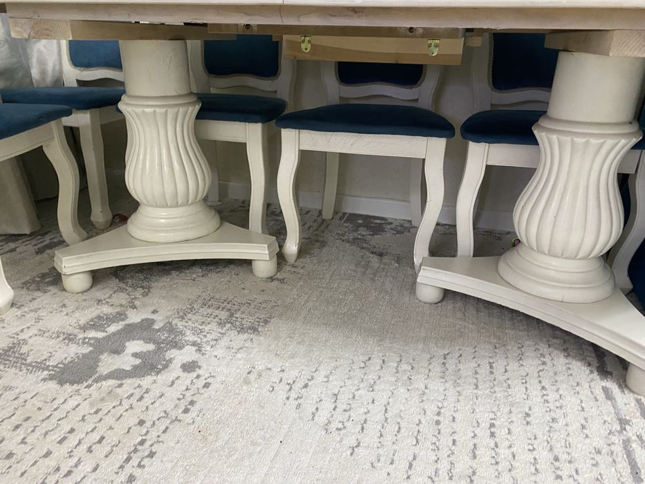 Продам  Стол  стульями