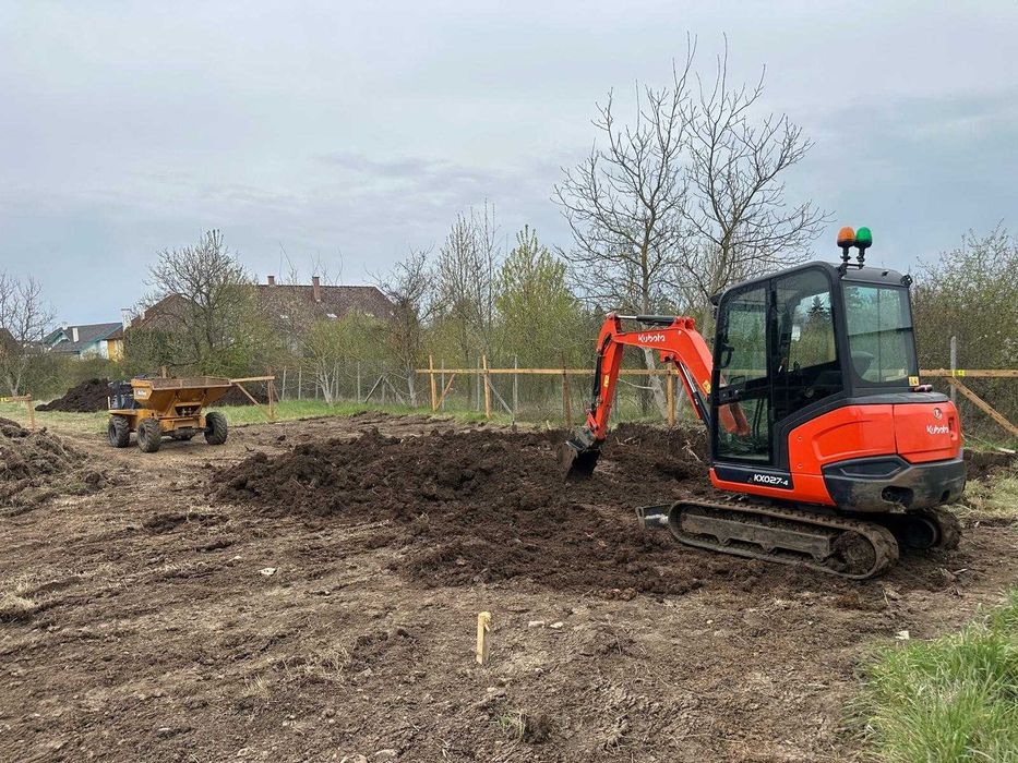 Închirieri Miniexcavatoare cu Picon/Foreză și Încărcătoare Telescopice Manitou