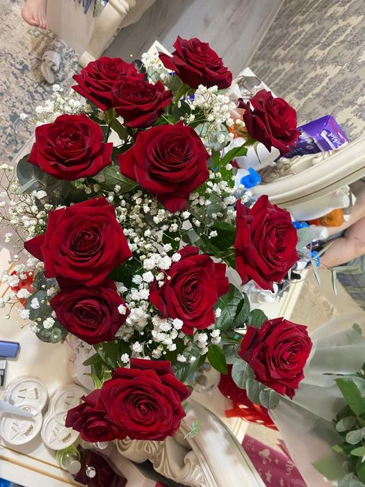 Продам цветы красные