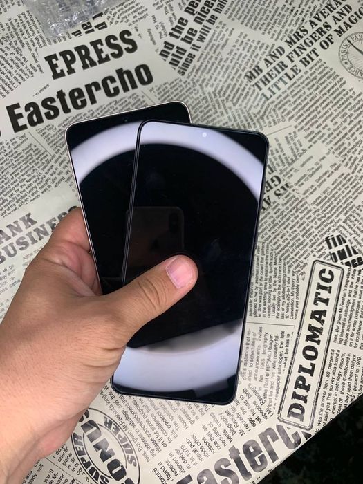 Samsung galaxy s21+ 5G 8/256gb holati harxil